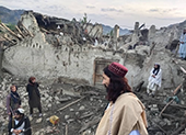 房屋震成瓦砾、超千人遇难 20年来最致命地震重创阿富汗
